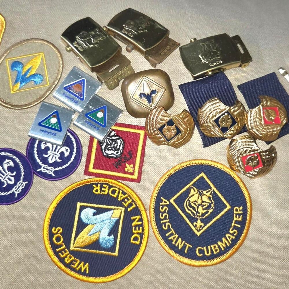 Vintage Boy & Cub Scout Memorabilia Lot Patches, Belt Buckles Slides Belt Loops